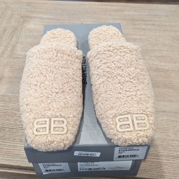 Mens Balenciaga Faux Shearling Slip On Mules Beige - Picture 1 of 9